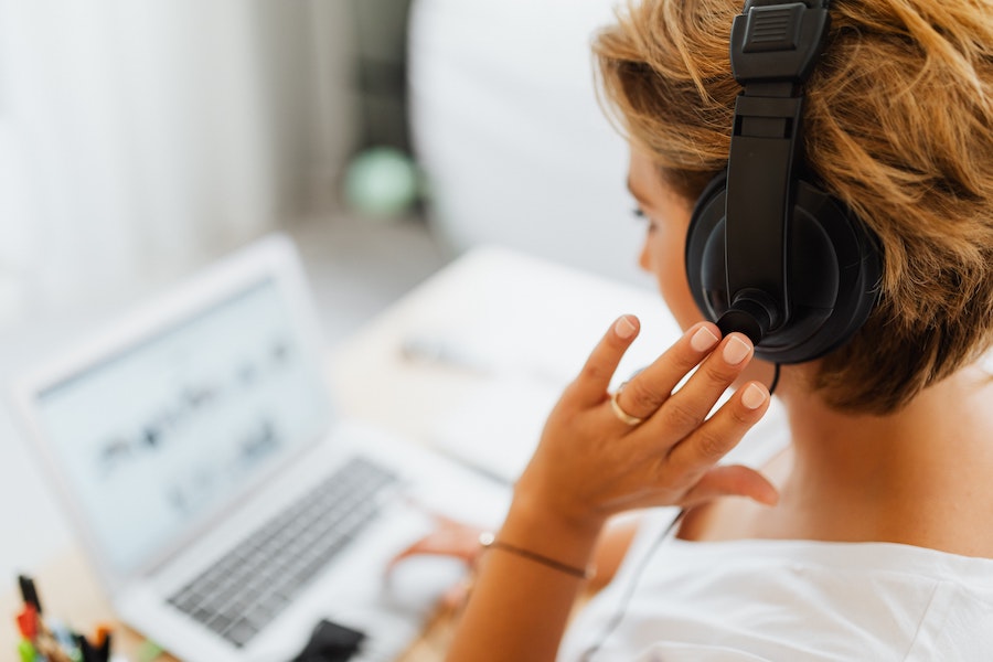 devenir assistante virtuelle freelance